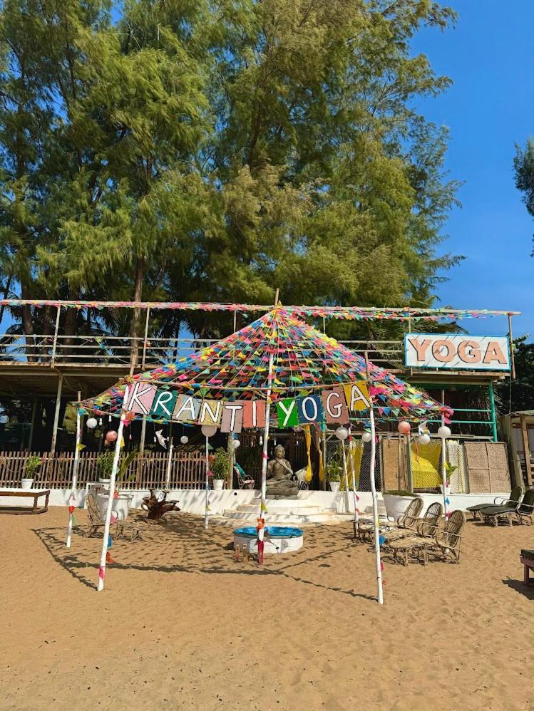 Kranti Yoga Tradition - Beach Resort Patnem Beach Buitenkant foto